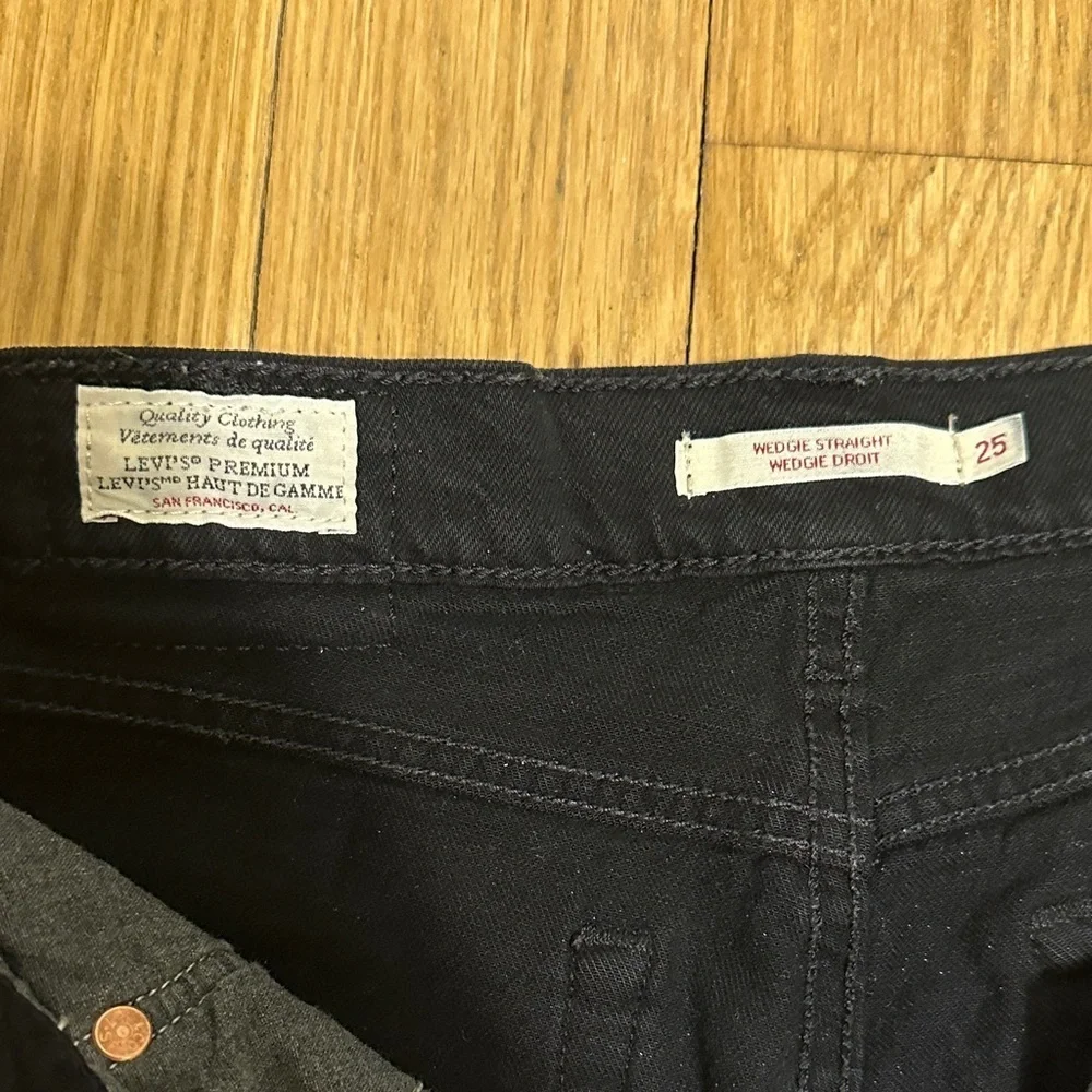 Levi's Women's Black Wedgie Straight Ankle Jeans - Size 25